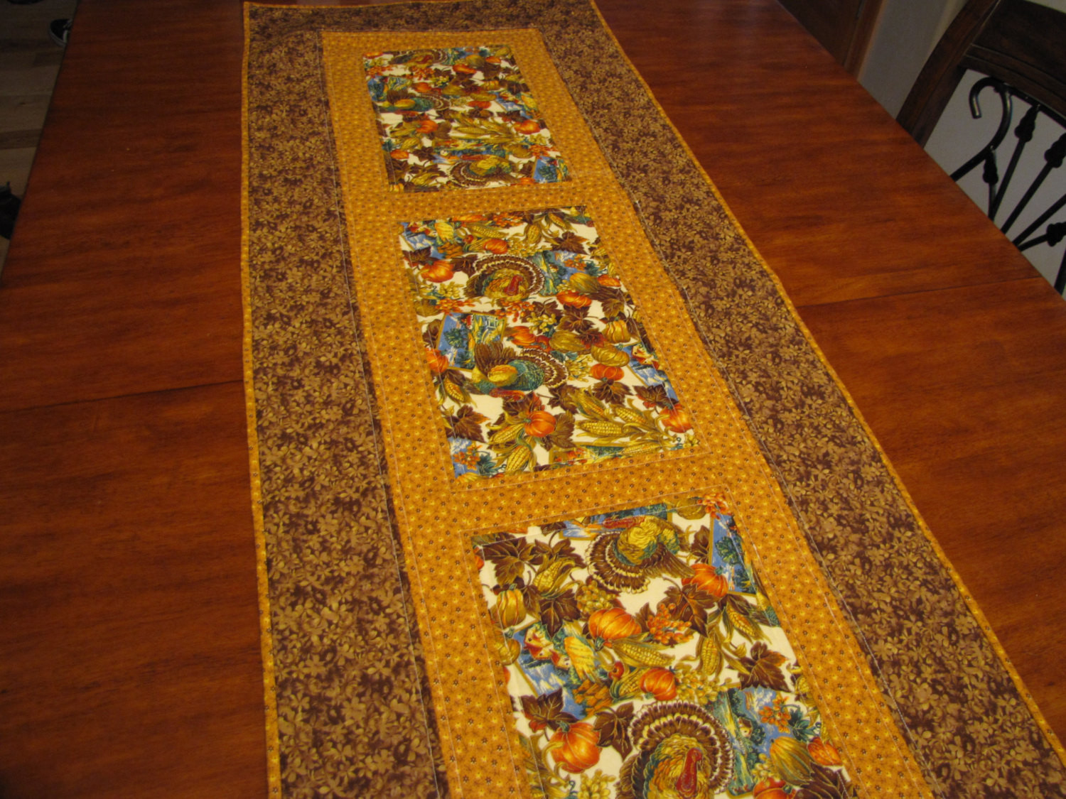Thanksgiving Table Runners
 Quilted Thanksgiving table runner