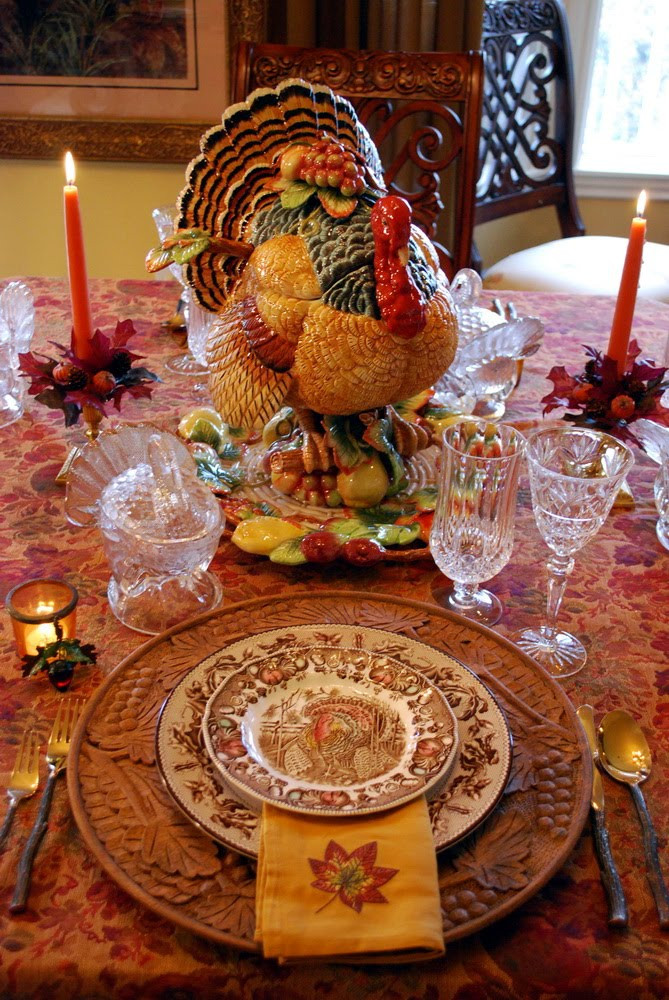 Thanksgiving Table Setting
 Decorating for Autumn and a Thanksgiving Tablescape