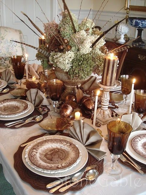 Thanksgiving Table Setting
 Inspirational Holiday Table Setting & Centerpiece Ideas