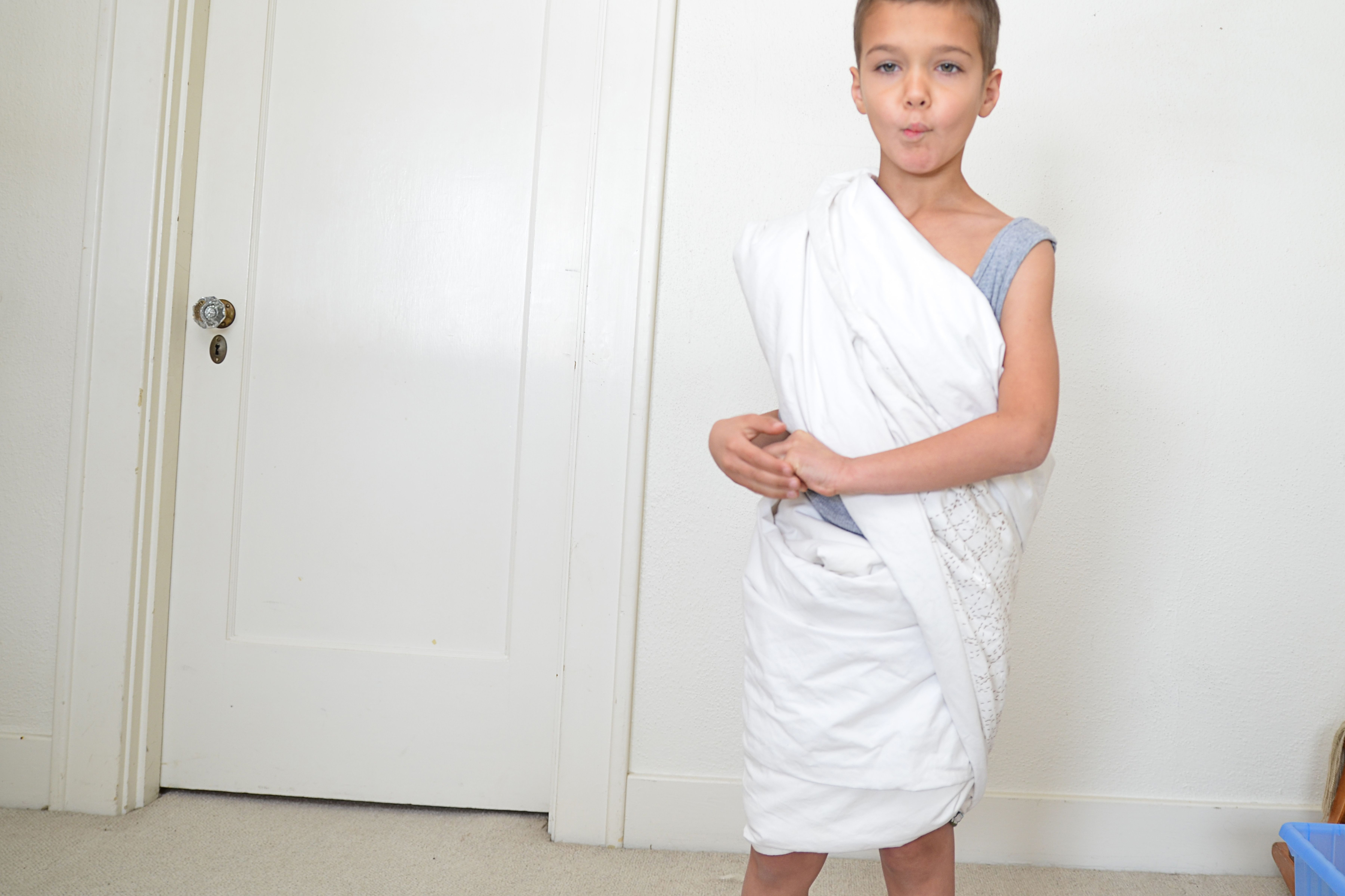 Toga Costume DIY
 How to Make a Toga Costume for a Kids Play