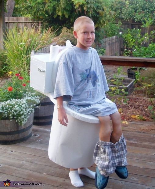 Toilet Halloween Costume
 10 kids dressed up as toilets that gives new meaning to