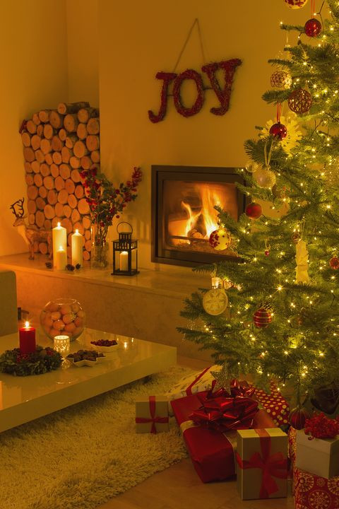 Wall Decor For Christmas
 9 Christmas Wall Decorating Ideas Elegant Holiday Wall