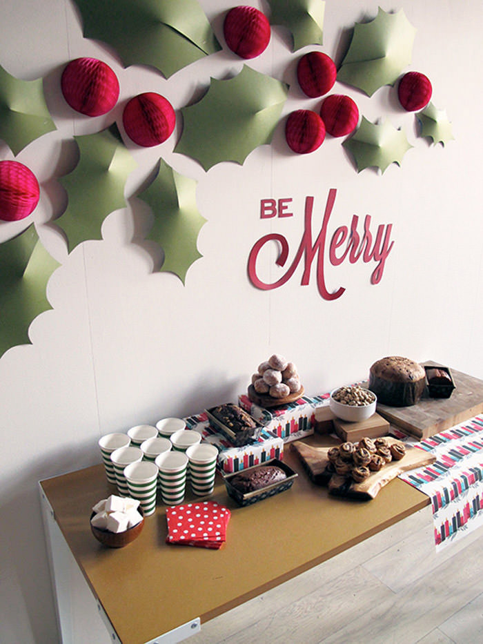 Wall Decor For Christmas
 Christmas Decorations – 20 DIY Ideas You Should Try Hongkiat