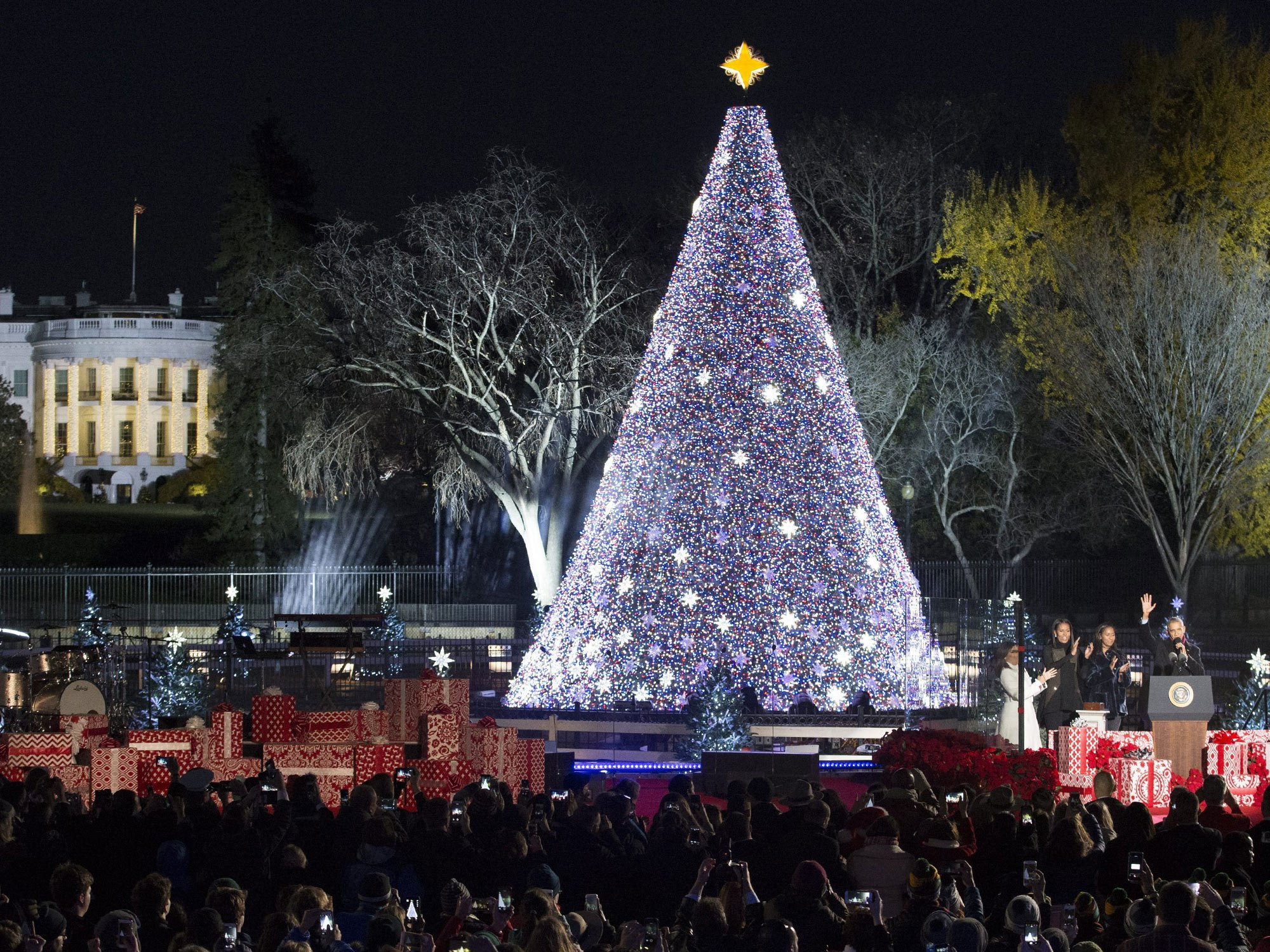 White House Christmas Tree Lighting
 Barack and Michelle Obama Light National Christmas Tree