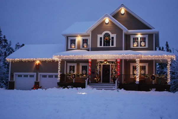 Whole House Christmas Lighting
 Wonderful example of Christmas lighting for two story